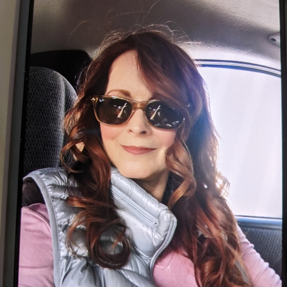 Meet your Posher, Trish - Picture 3 of 4